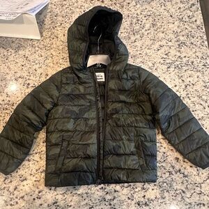 Old Navy Kids Olive Puffer Jacket - Size 6/7